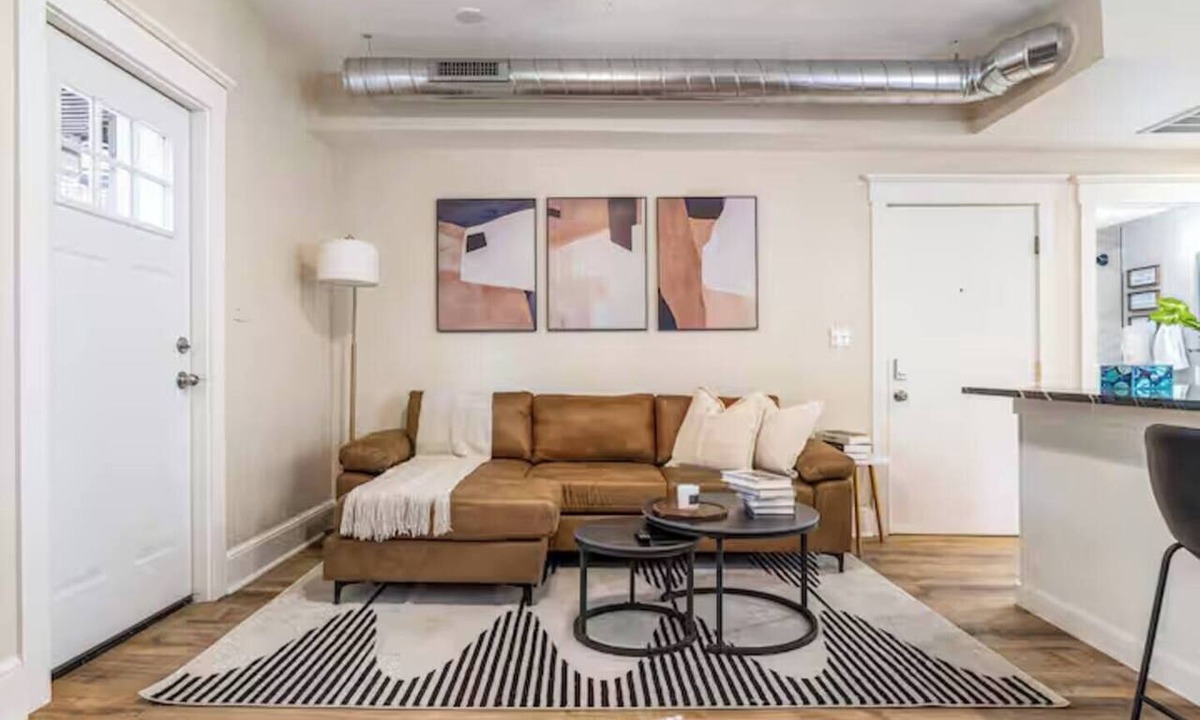 Point Breeze North Apartment | Stylish Retreat | 2BR Near Frick Park, Dining
