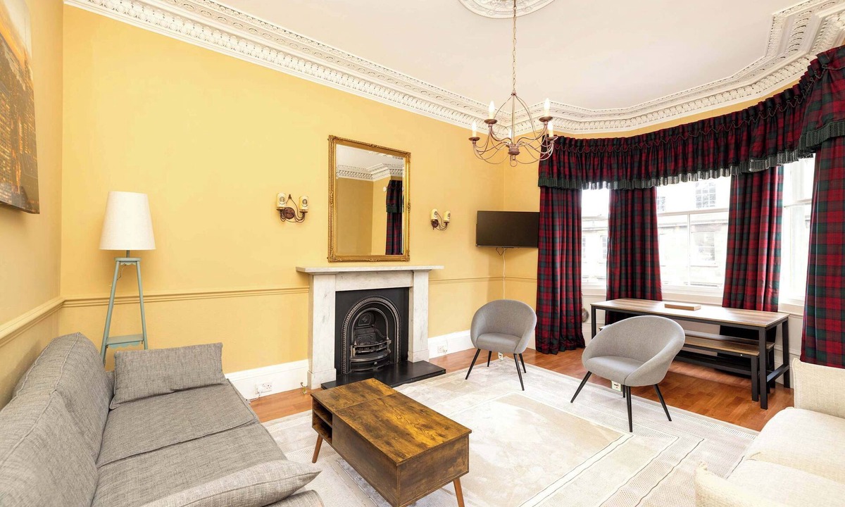 Newington Apartment | Stylish Southside Flat Near Old Town