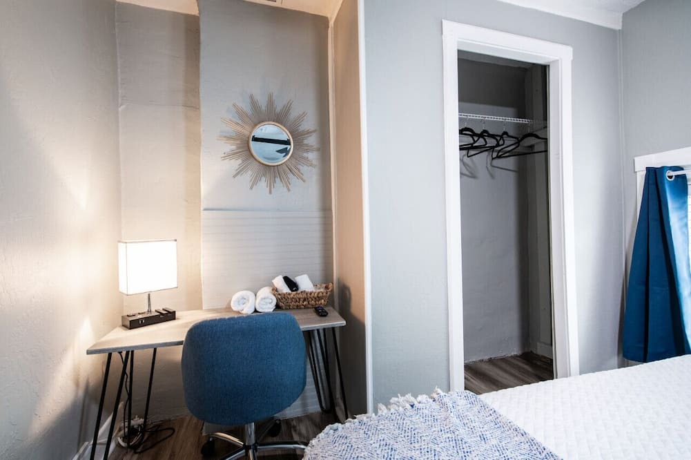 Smoketown Jackson Apartment | Suite near downtown Louisville, KY · Suite IX