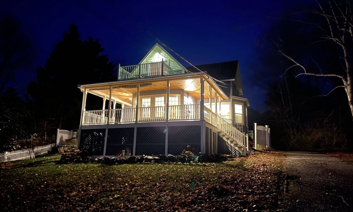 Peaks Island Cottage | Summer by the Sea