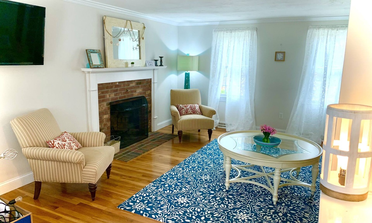 East Harwich House | Summer home in Harwich: 3 bedrooms, 2 baths and a 20x20 deck to enjoy!