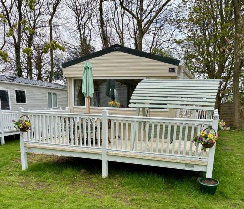 Cresswell Resort | Sunflower Retreat
