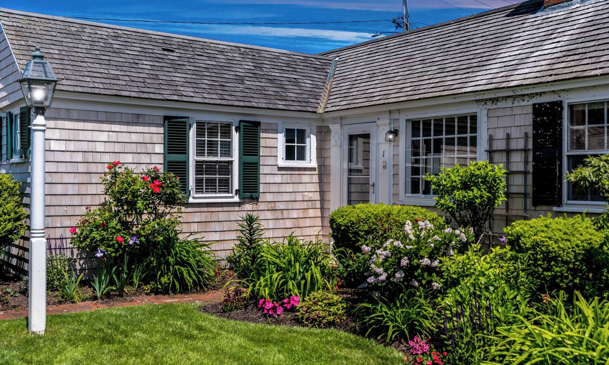 Commercial Street Cottage | Sunny Beachfront Condo w/Parking - Ptown West End