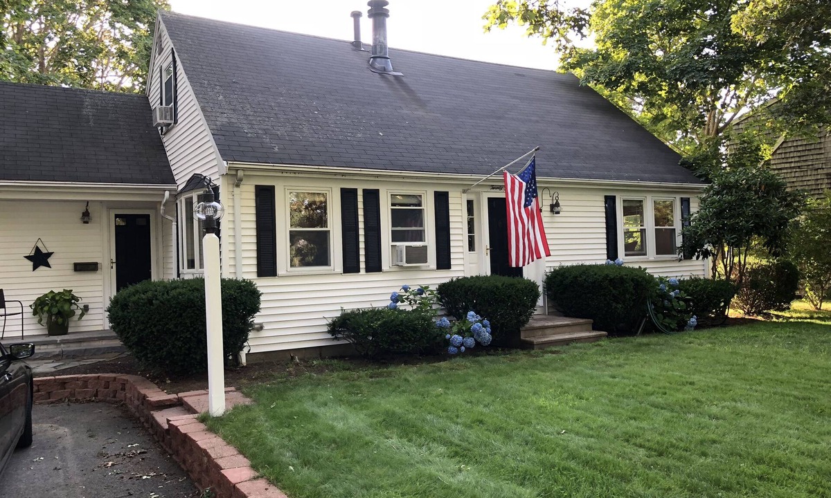 Falmouth Heights House | Sunny Cape House in Falmouth Heights