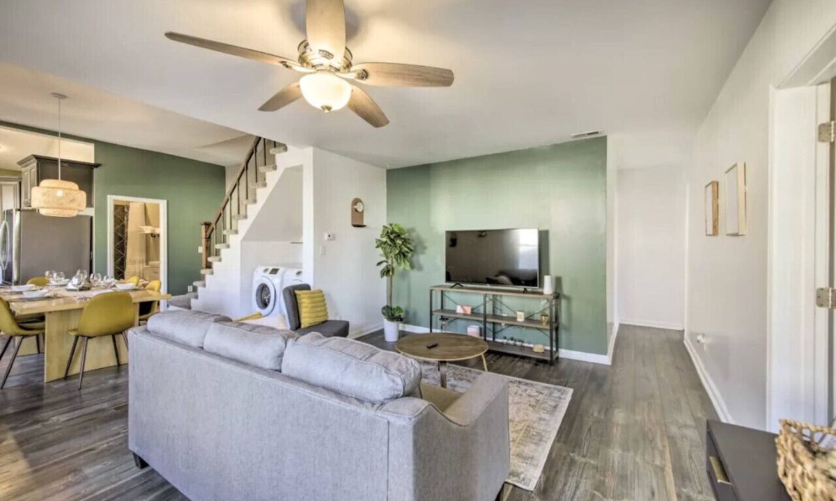 Near Eastside House | Sunny Getaway mins to downtown and bottleworks
