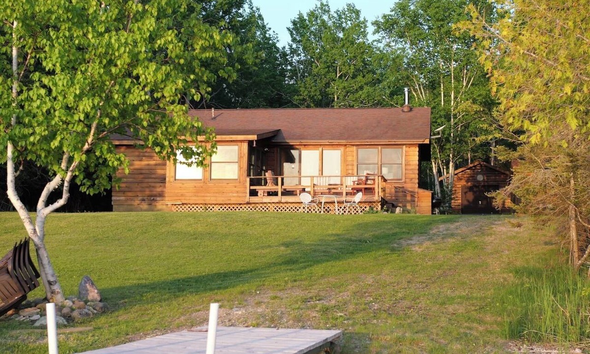 Drummond House | Sunset Shores on Drummond Island