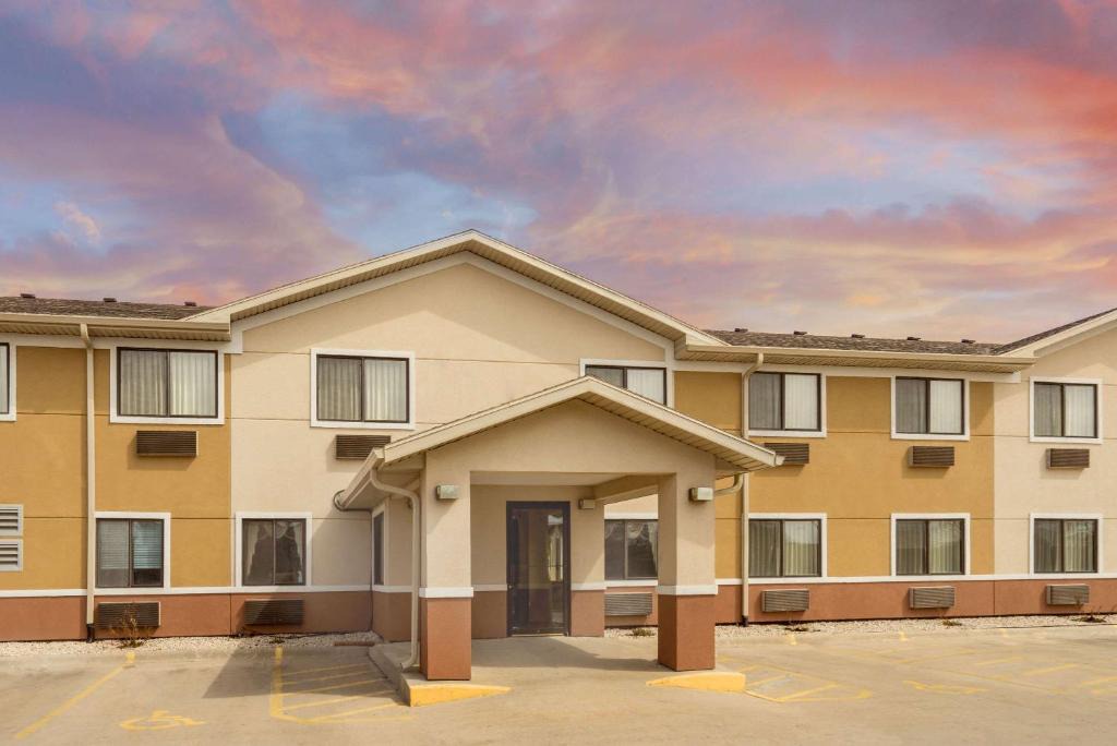 Fond du Lac Hotel | Super 8 by Wyndham Fond Du Lac