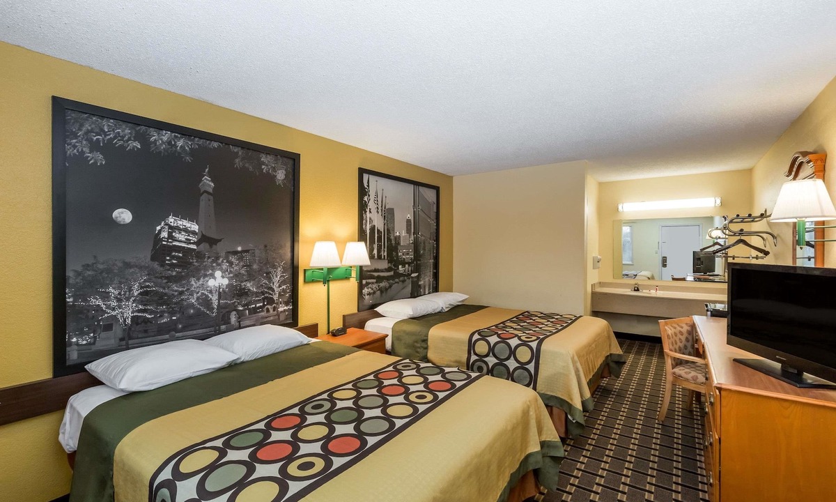 Southport Hotel | Super 8 by Wyndham Indianapolis/Southport Rd