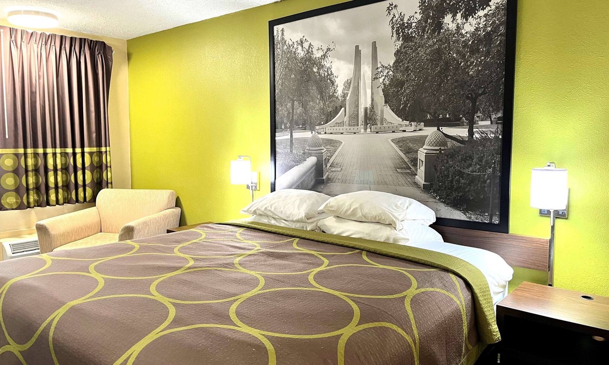 Lafayette Hotel | Super 8 by Wyndham Lafayette/Purdue Area