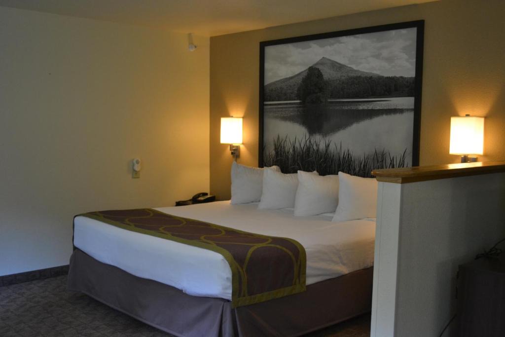 Lebanon Hotel | Super 8 by Wyndham Lebanon