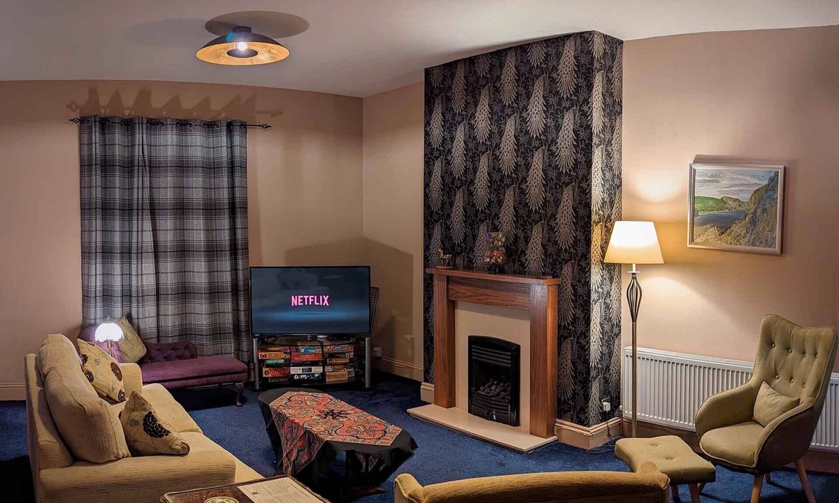 North Bitchburn Apartment | Superking beds, spacious and comfortable first floor apartment near town centre