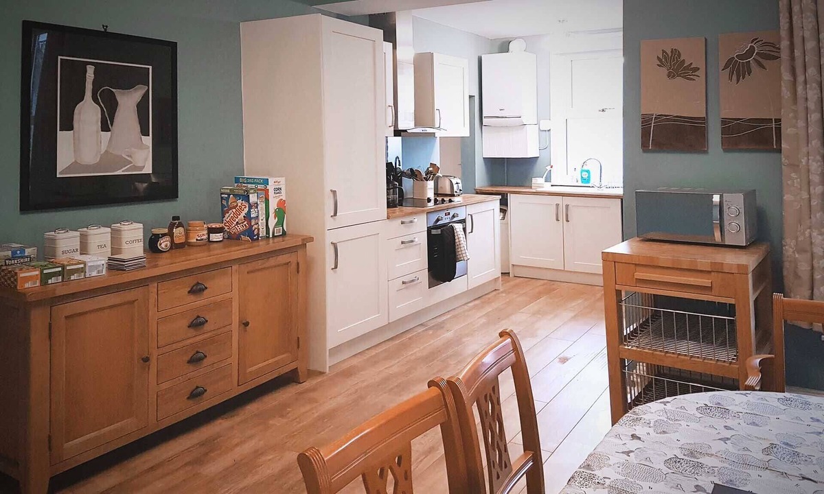 North Bitchburn Apartment | Superking beds, spacious and comfortable ground floor apartment near town centre