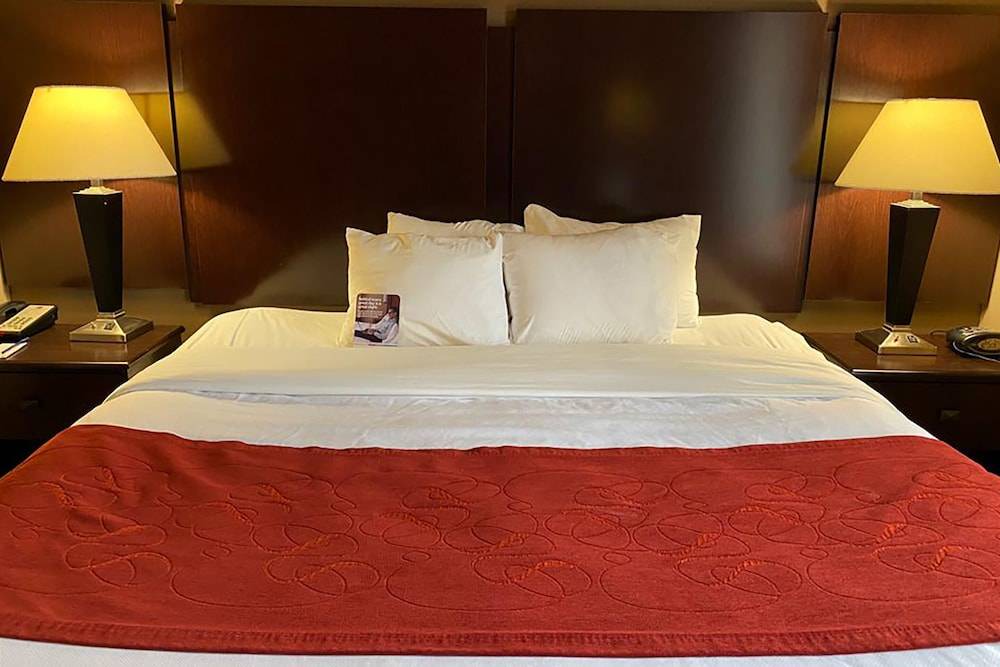 Orlinda Hotel | SureStay Plus Hotel By Best Western Portland Route 52 West