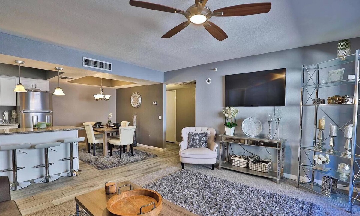 Paradise Valley Village Condo | Sweet Little Paradise - Short Term/Long Term Renting