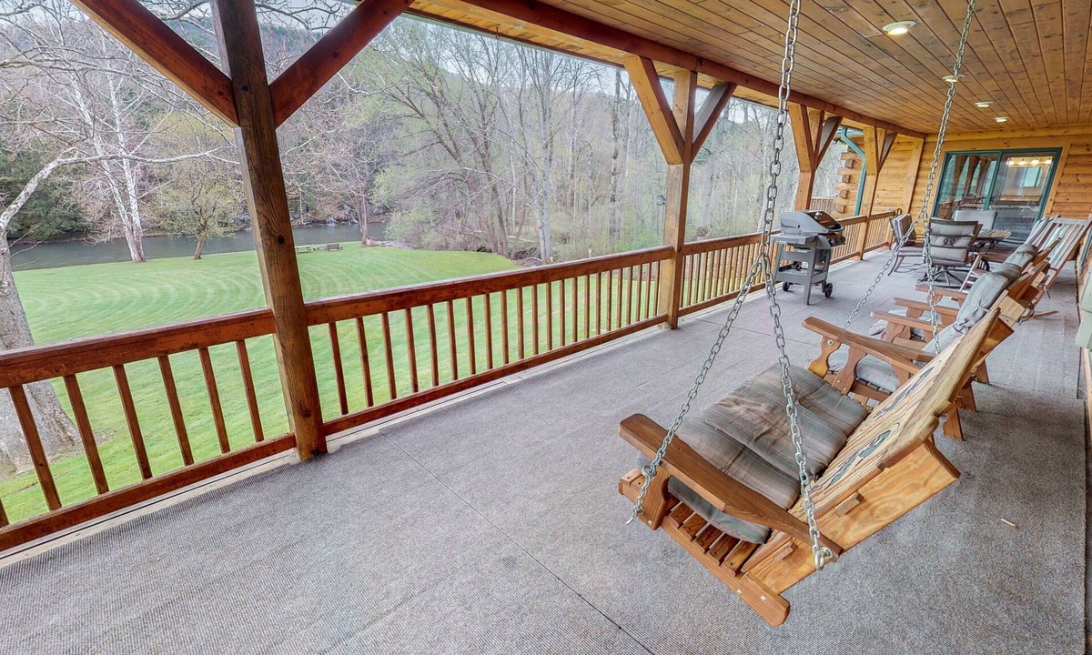 Gaines Cabin | Sycamore Cabin with Hot Tub Breathtaking Views