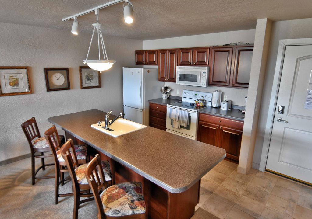 Birchwood Apartment | T306 Beautiful condo on Tagalong Golf Course overlooking Red Cedar lake
