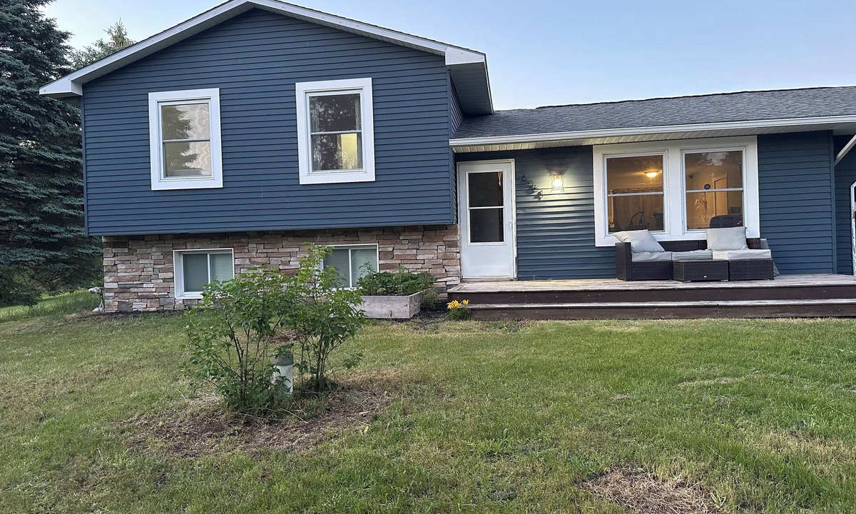 Traverse City House | TC Area Getaway w/Fenced Yard & Firepit — Perfect for families & pups