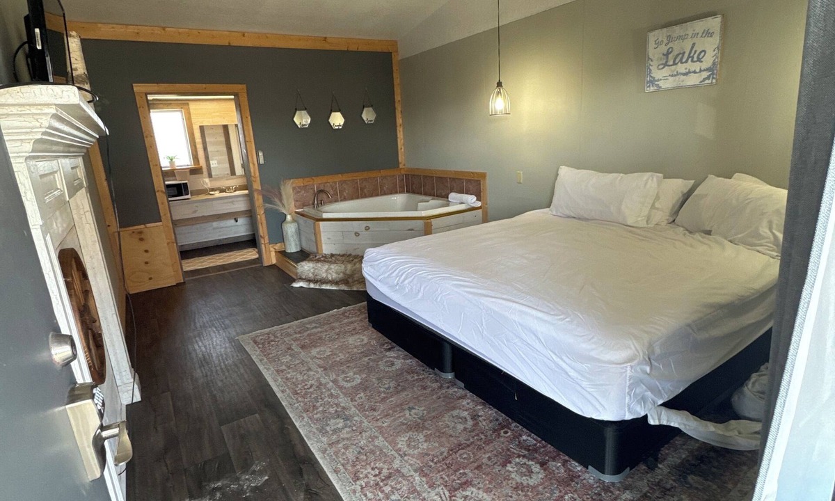Tecumseh Hotel | Tecumseh Inn and Suites