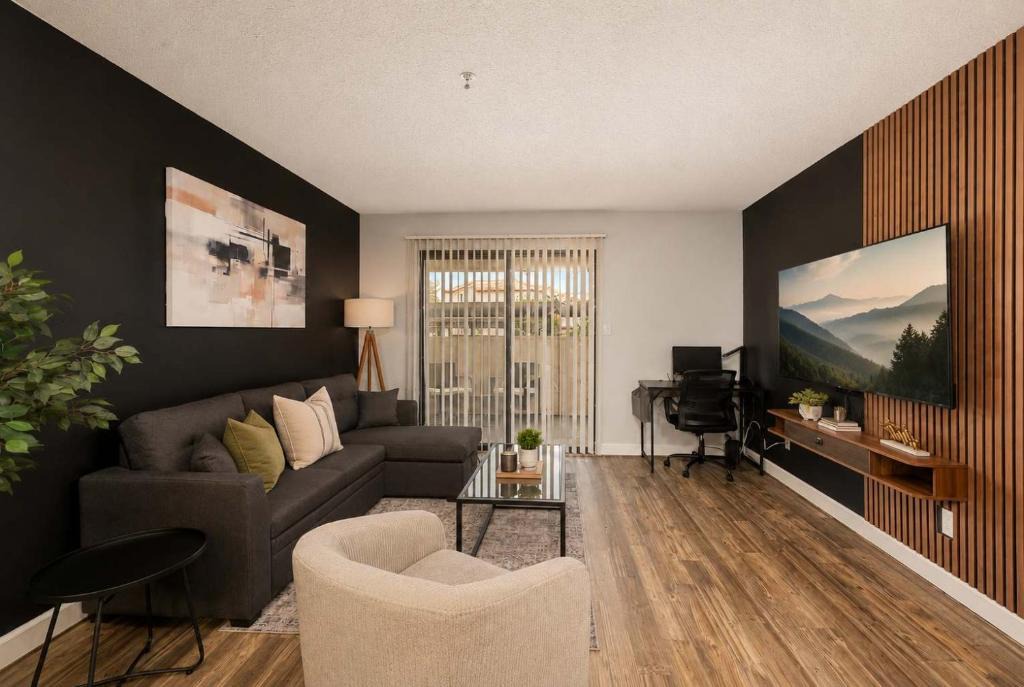 Tempe Apartment | Tempe Resort Stay Near ASU - 2BR Pool & Gym