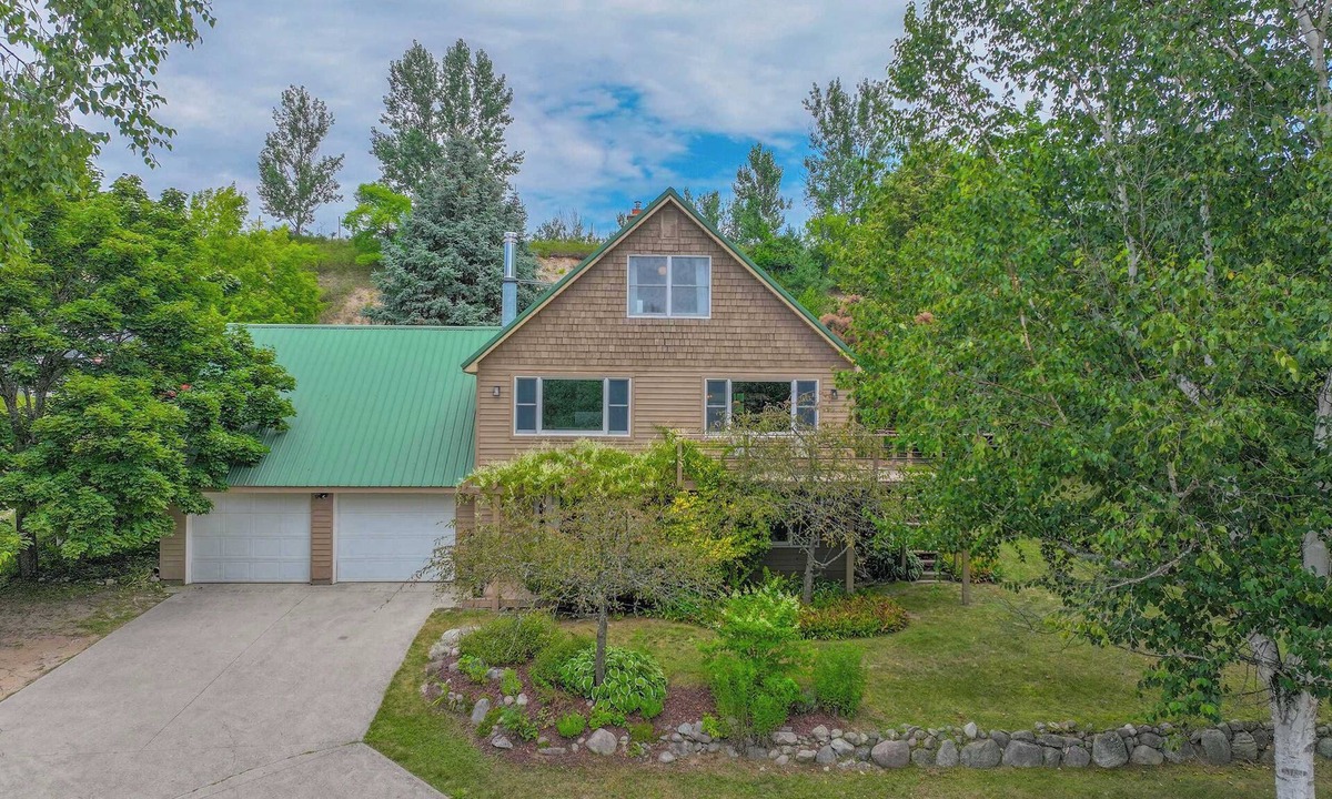 Lake Leelanau House | Terrace House - Central to Everything Leelanau!