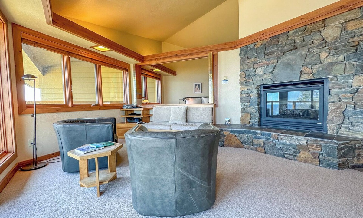 Grand Marais Condo | Terrace Point 12A - Lake Superior - Grand Marais, MN - Cascade Vacation Rentals