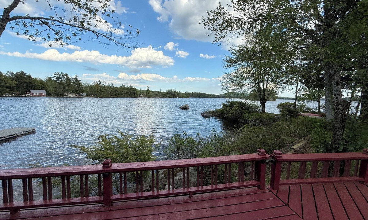Lincoln House | Terrific 3-bedroom Lake house, with AC, on Cold Stream Pond in charming Lincoln