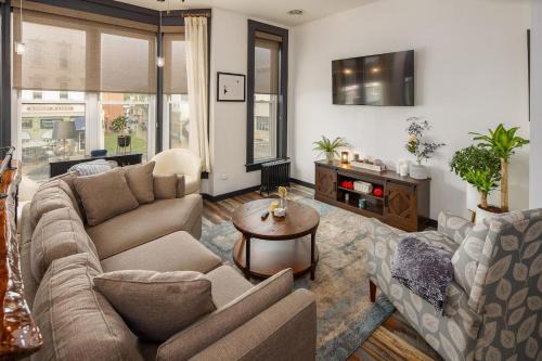 Port Clinton Apartment | The Alibi- We will cover for you