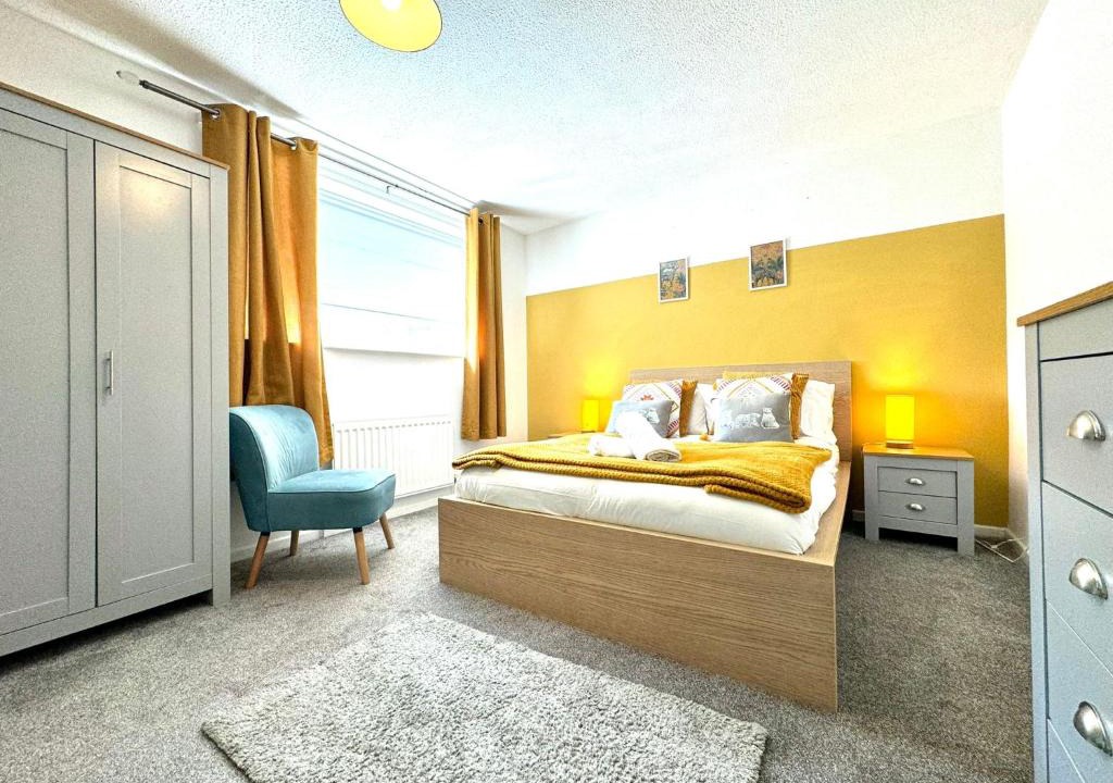 Newcastle-upon-Tyne Apartment | The Alnham, Large 3 bed apartment, Close to the City