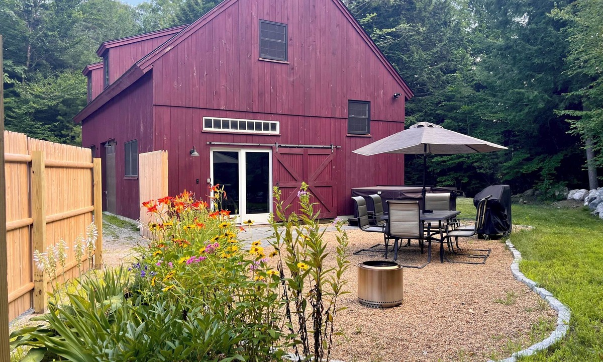 New Gloucester House | The Barnhouse with hot tub