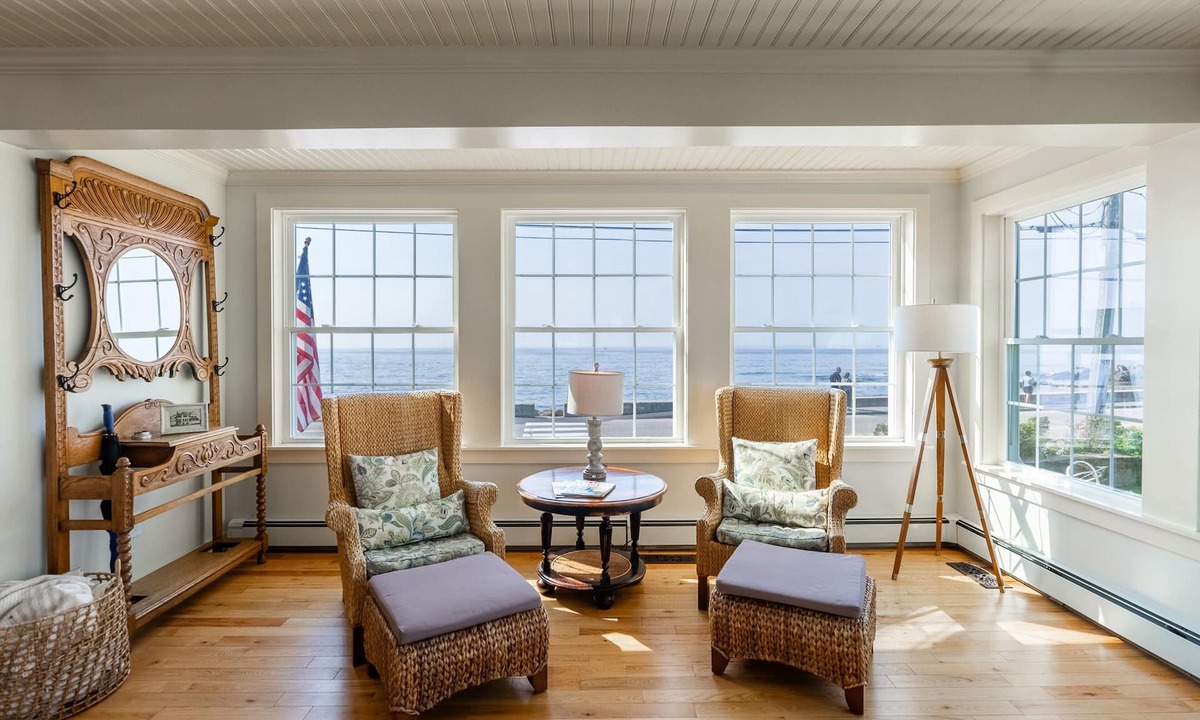 Kennebunk Hotel | The Beach House Inn