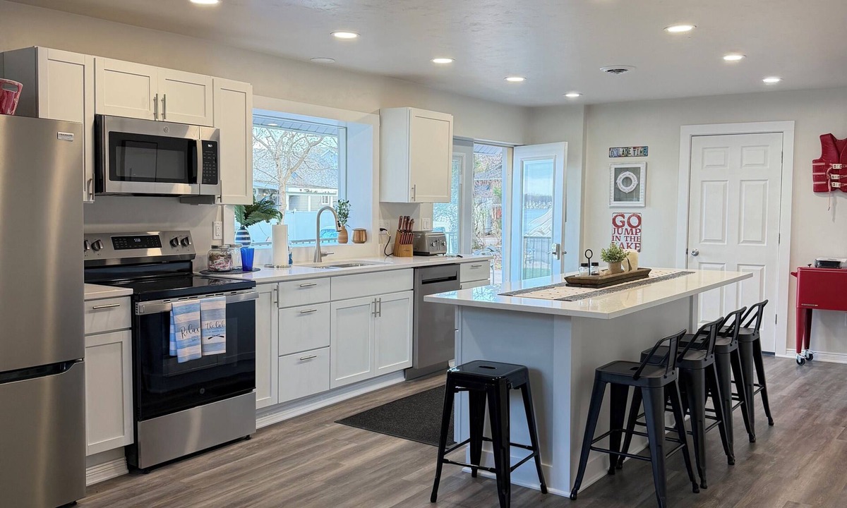 Delavan Lake House | The Beckman Bungalow - Lakeside 2-bedroom Home
