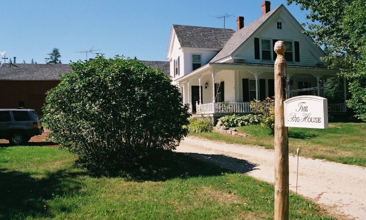 North Brooklin House | 'The Big House' Classic Updated Farmhouse July/Aug, 6 day, Sun to Sat ONLY