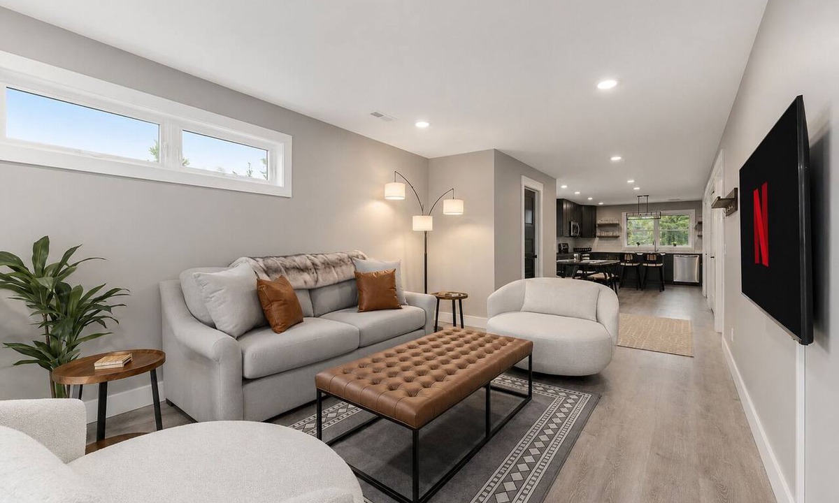 Lake Leelanau Condo | 🌲 The Birches ➠ Luxury Condotel in Downtown Lake Leelanau | U3