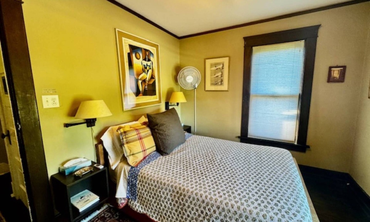 Old West Side Bed & Breakfast | The Burnt Toast Inn- Gold Room