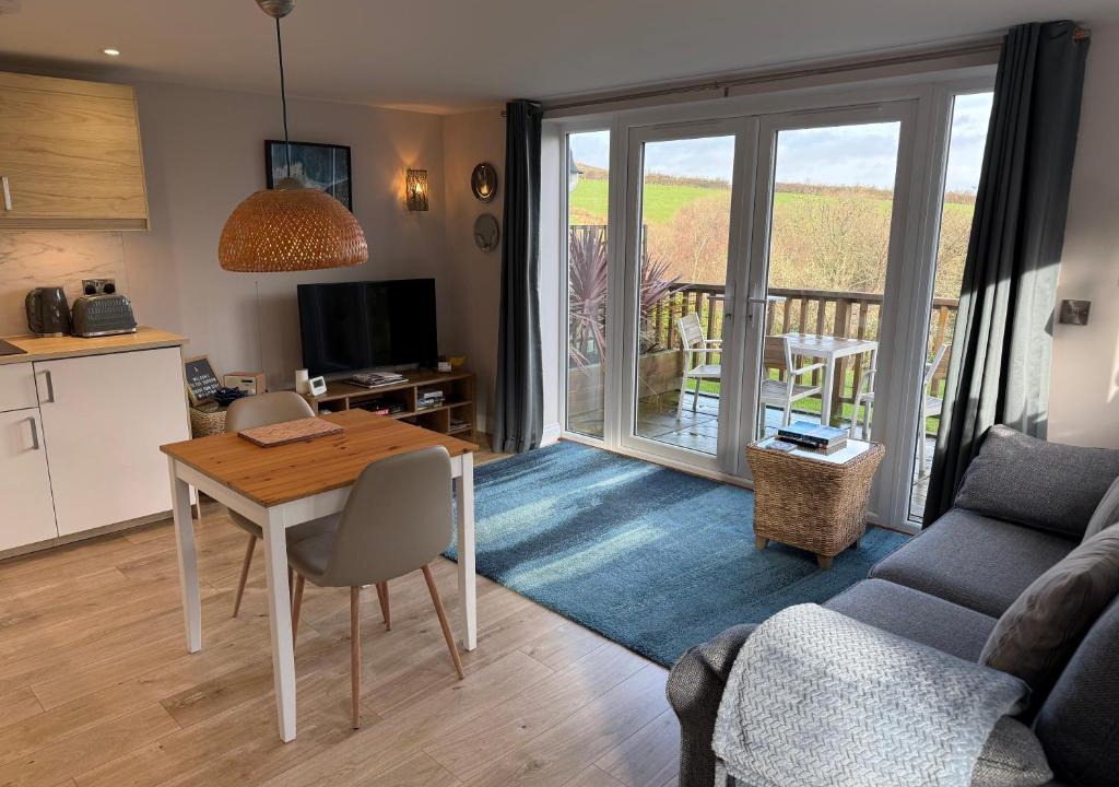 Holcombe Burnell Apartment | The Burrow Devon