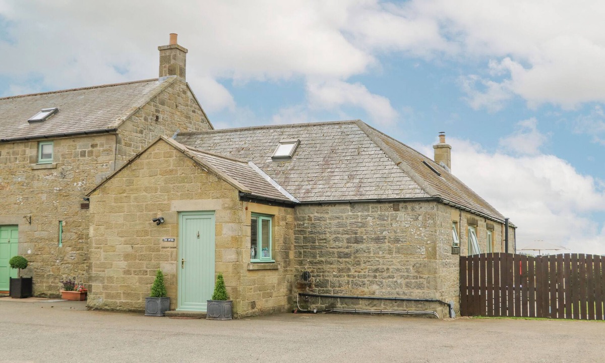Hallington Cottage | THE BYRE, pet friendly, character holiday cottage in Morpeth