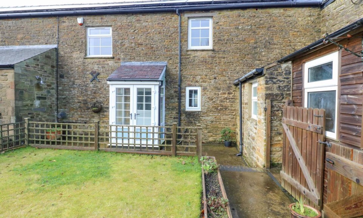 Eastgate House | The Byre rests near Allendale.