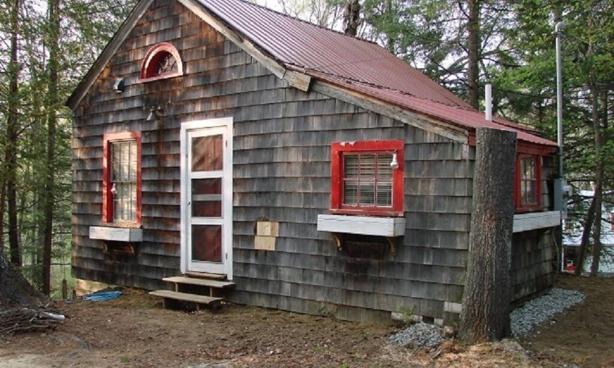 Madison Cottage | The Cabbage on Olive Street, overlooking Hayden Brook