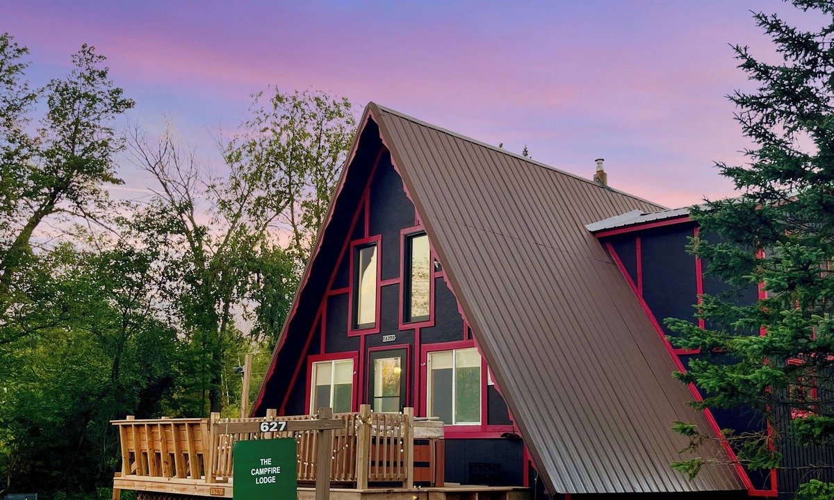 Bessemer Ski Chalet | THE CAMPFIRE LODGE @ BIG POWDERHORN MTN WITH HOT TUB