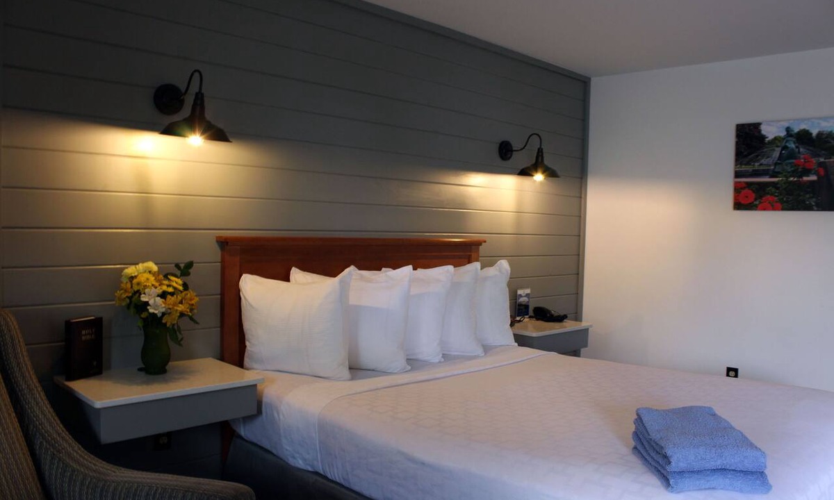 Wellsboro Hotel | The Canyon Motel