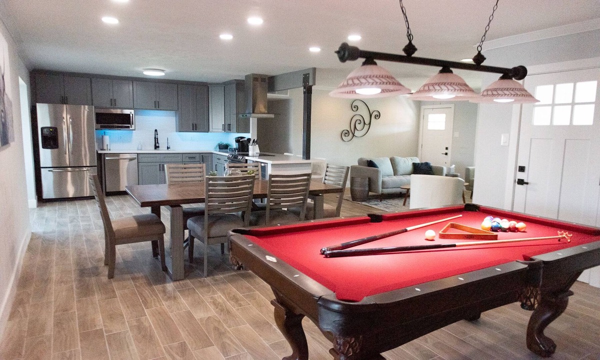 Scottsdale Estates Six House | The Chadwick: Old Town Scottsdale 4/2 with Spa, BBQ, and Pool Table