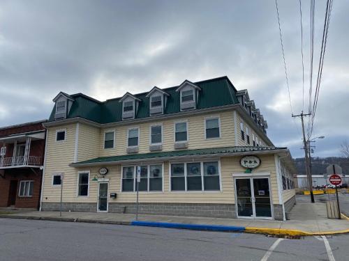 Northern Cambria Hotel | The City Hotel