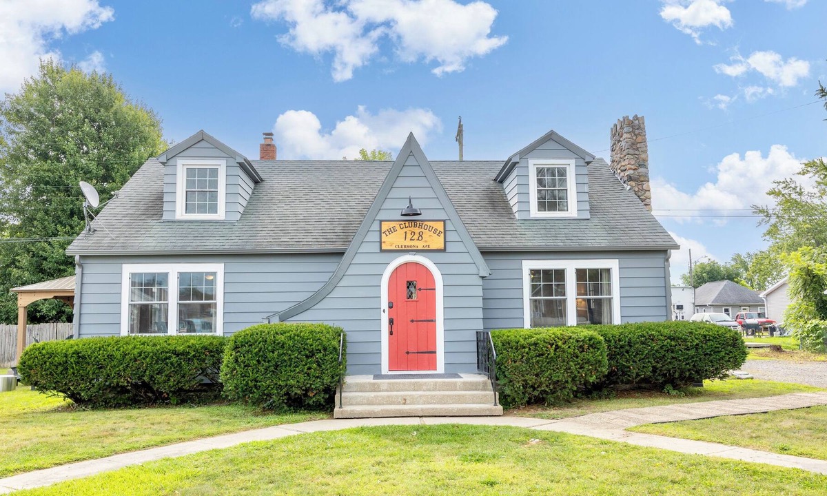 Russells Point House | The Clubhouse at the Lake