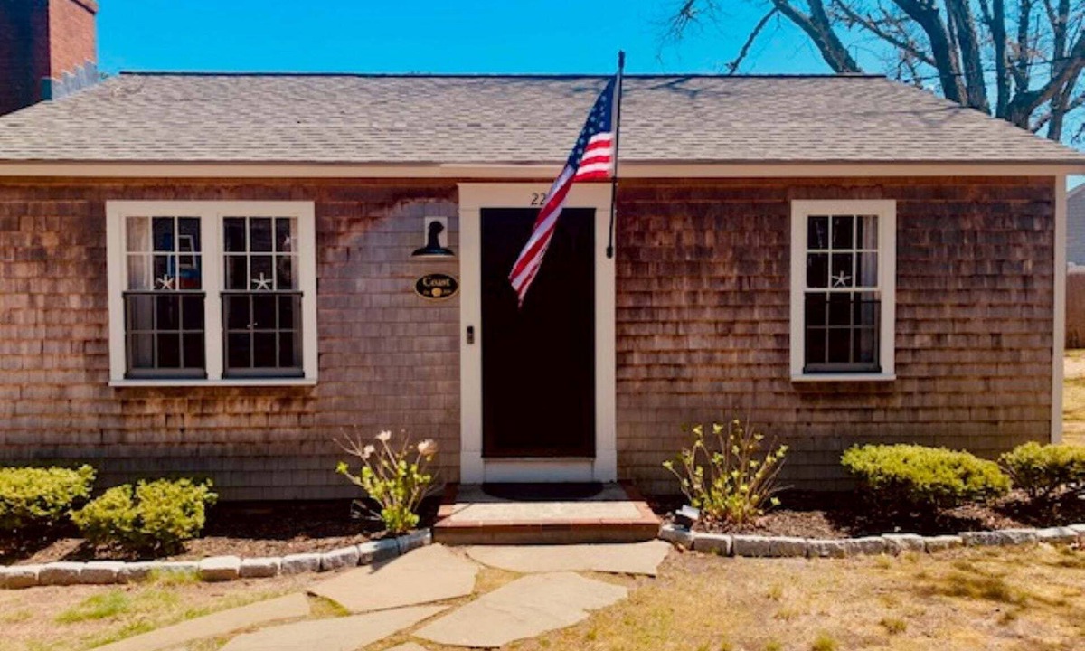 Dennis Port Cottage | The Coast: Cozy Cape Escape in Dennis Port