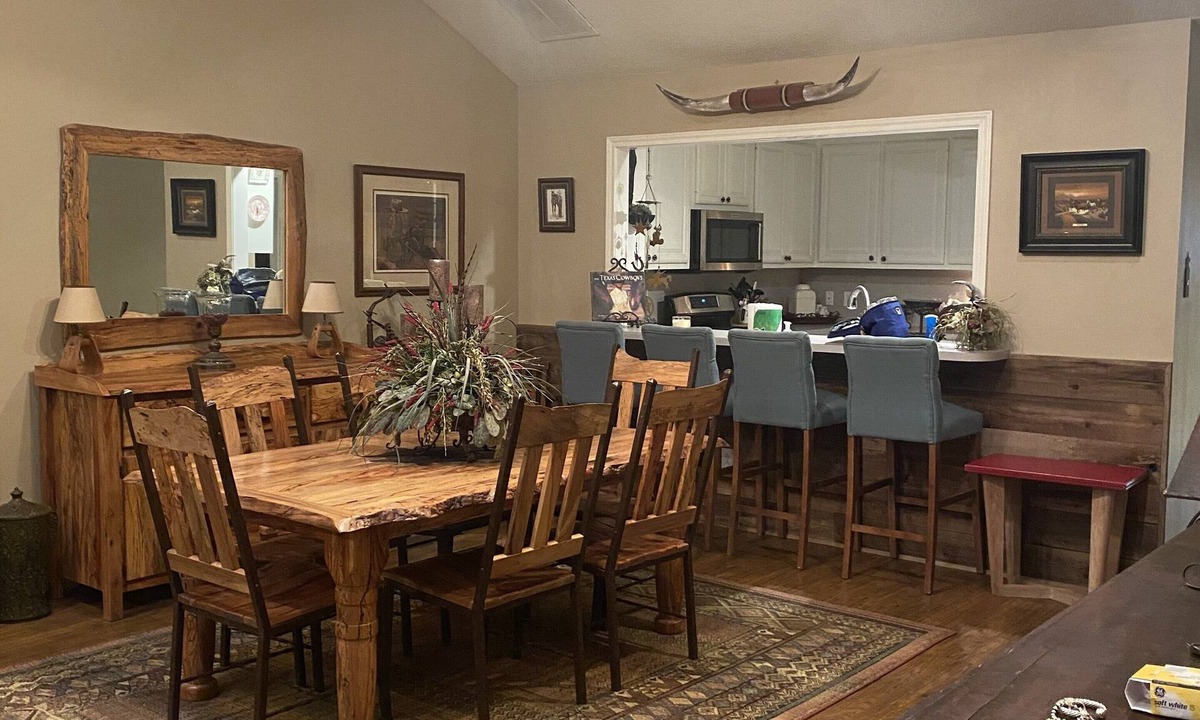 Lubbock House | The Cow Palace! Beautiful 3/2 townhouse with a western flair!