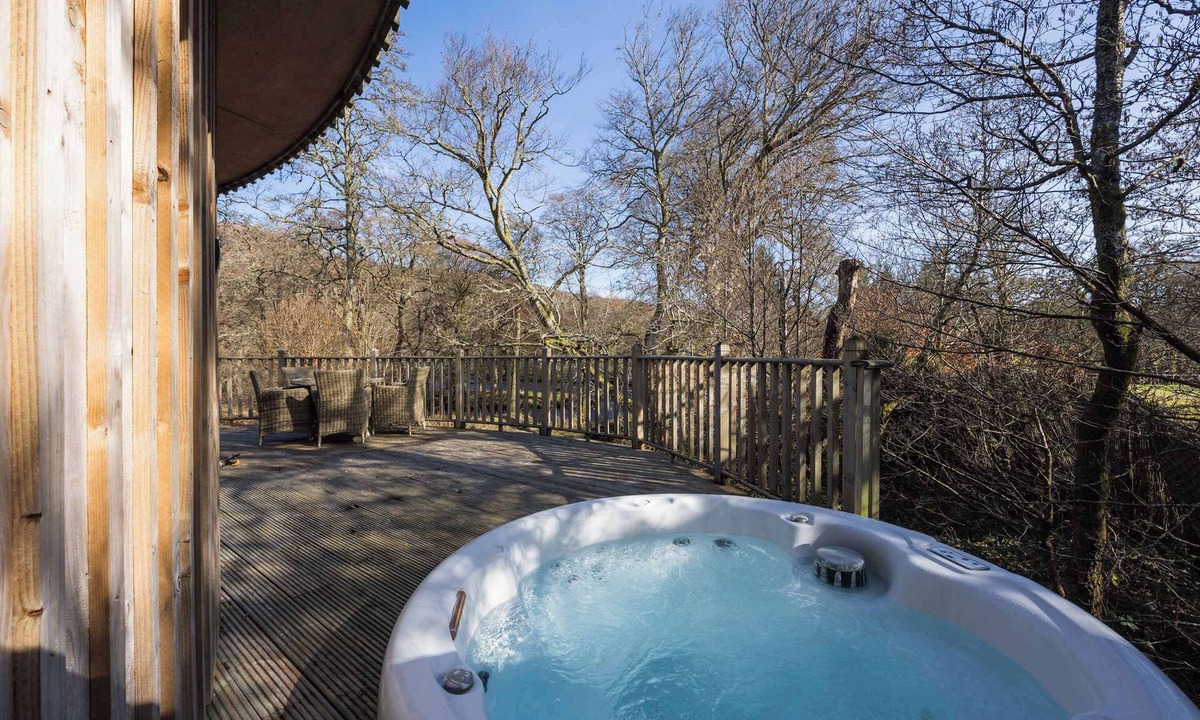 Killin House | The Crannog Circular Riverside Retreat with Hot Tub