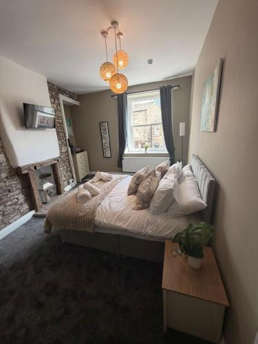Hawes Hotel | The Crown