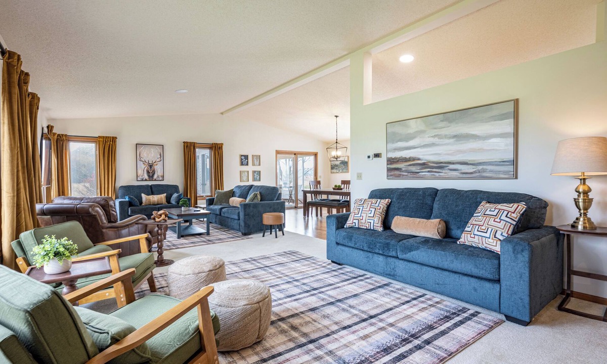Wisconsin Dells House | The Dells Gathering House - Your Vacation Farmhouse Retreat with Room For All!