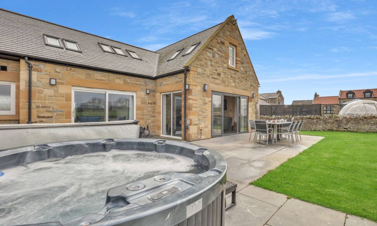 Bamburgh House | The Duke - North East Escapes