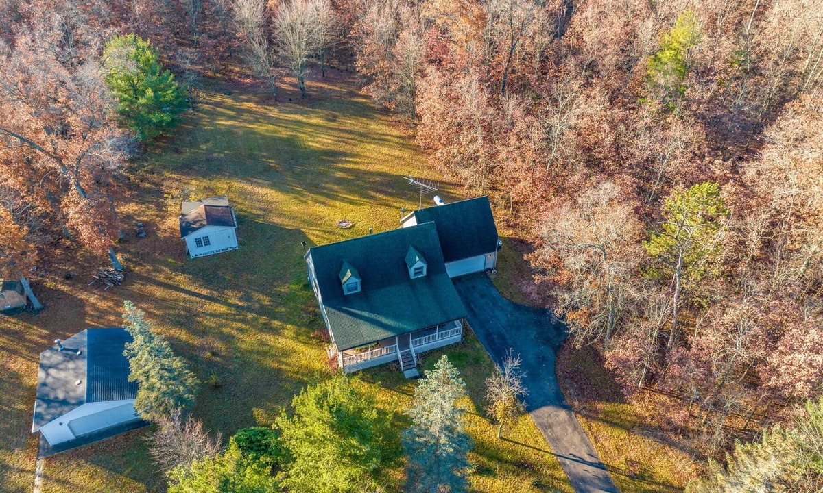Wellston House | The Four Seasons - Your Home Away From Home